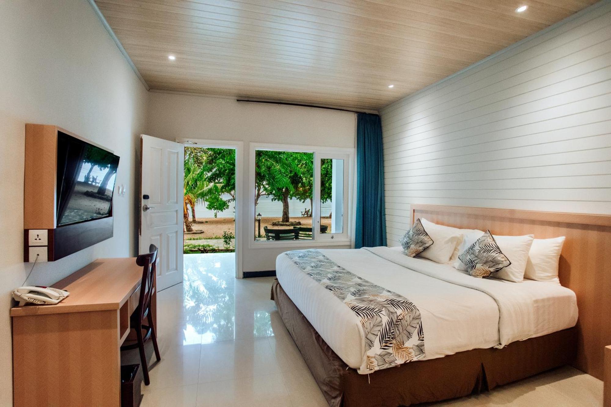 Sylvia & Komodo Resor 4*